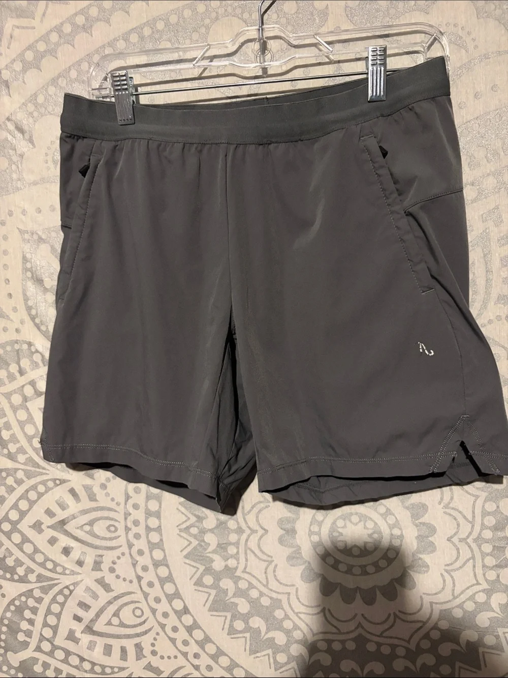 Tailored Athlete Training Shorts Size Medium Gray Zipper Pockets Lined